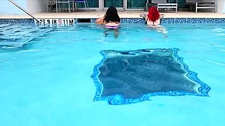 Ginger Rae xoxo - Ignored By A Pool In Miami - Ignore and