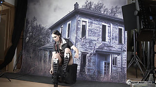 Sharlotte Thorne - 430 - Photoshoot Backstage