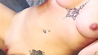 Italian Girl Caught Masturbating Gives a Blowjob Kneeling on Her Squirt