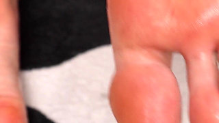 Sweet Toes and Sparkling Soles in Oil!