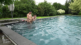 First Pool Fuck on Vacation!!