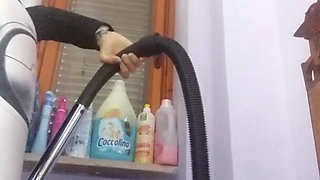 It so Sexy Vacuumin!