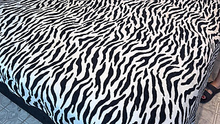 The Maid Who Does Extra with Boss Sucks Her Mistress and Gives Her Pussy to the Porn Boss