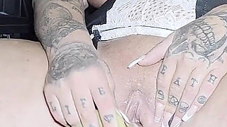 Bambiblacks Huge Orgasm in Office