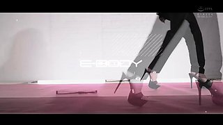 Amateur Asian College Teen Gives Blowjob