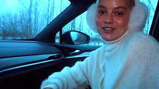 Slutty schoolgirl sucks stranger in car