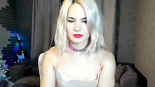 CLOSE UP OF TEENS PARADISE