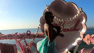 Big butt Thai girlfriend hardcore anal