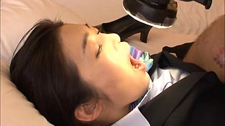 Elegant Flight Attendant Ryu Delivers a Performance Filled with Beauty and Passion - 1
