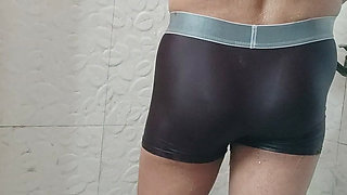 Hold that sexy boy ass now