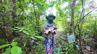 Thai Teen Girls 4K: Amateur Asian Babes Walking in Forest Pick Mushrooms Together