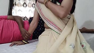 Desi Bhabhi Cheats on Hubby with Devar in Saree - Hindi Audio Blowjob & Doggystyle