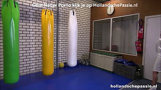 Lekker neuken bij de gym!