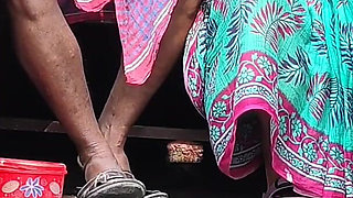 Bhabhi and Dewar Outdoor Bathroom Sex