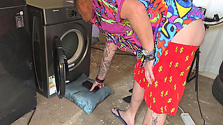 Stepsis Got Stuck in the Washing Machine and I Just Had to Fuck Her Flowering Pussy