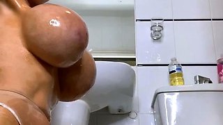 Pretty Hot Blonde Cam Babe Masturbate Solo on Cam