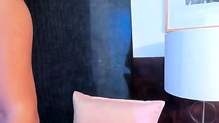 Webcam brunette solo masturbation
