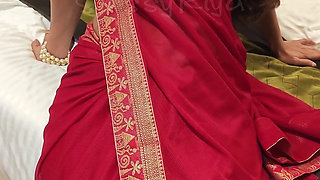 Sassy Riya Saare Close up Cleavage