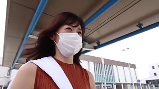 艶やかな四十路の人妻が美スタイルで色っぽく感じる