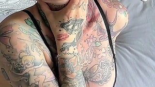 I'm Masturbating My Horny MILF Pussy!