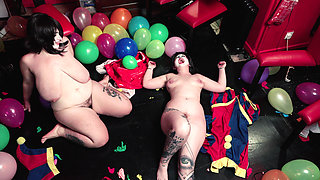Double Pomni Balloon Popping
