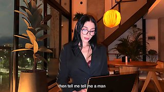 Gorgeous Latina psychologist fucks married guy during therapy