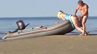 Boatman ravaged a super-steamy tourist